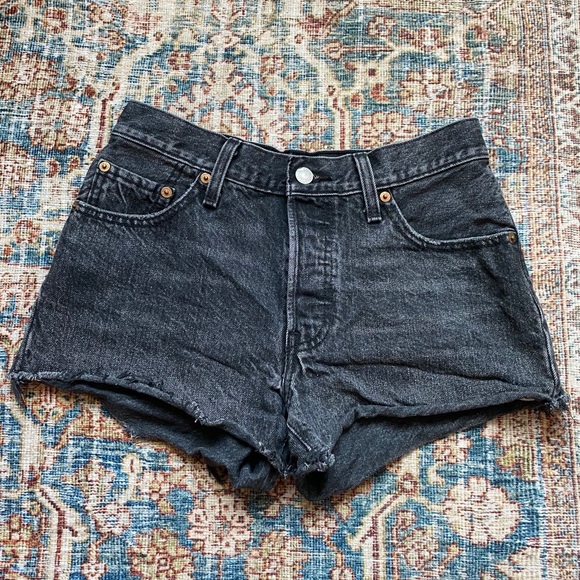 Levi’s 501 Shorts - Picture 3 of 6